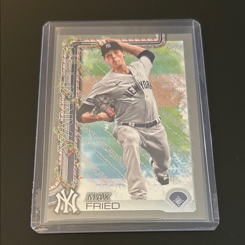 Topps 2025 Holiday Max Fried #H119 Holiday Silver Glitter Parallel Yankees